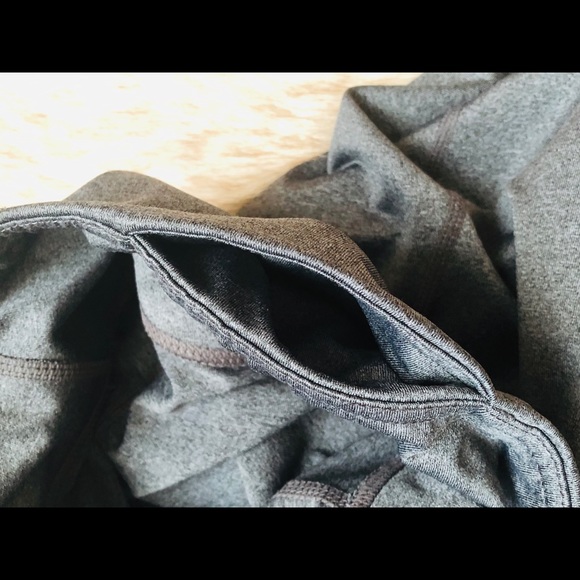 Grey Reebok Workout Capris Size Small - Picture 5 of 5